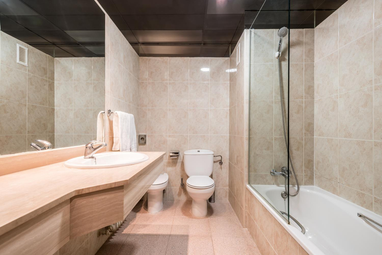 Bathroom 4, Sno Hotel Formigal, Huesca