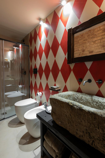 Bathroom 10