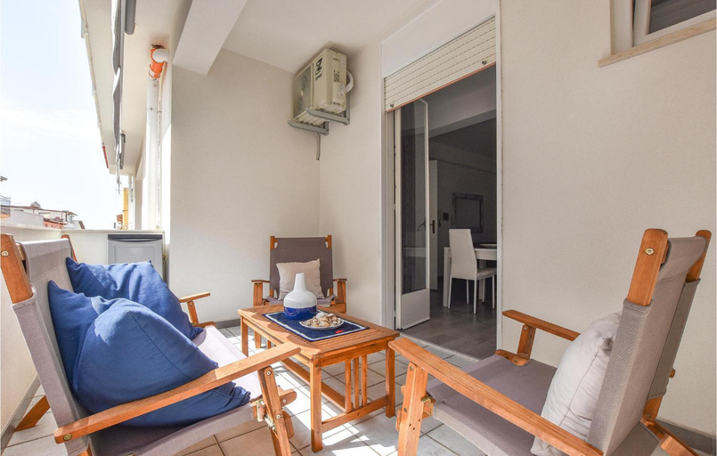 Others 3, 2 Bedroom Awesome Apartment In Trappeto, Palermo