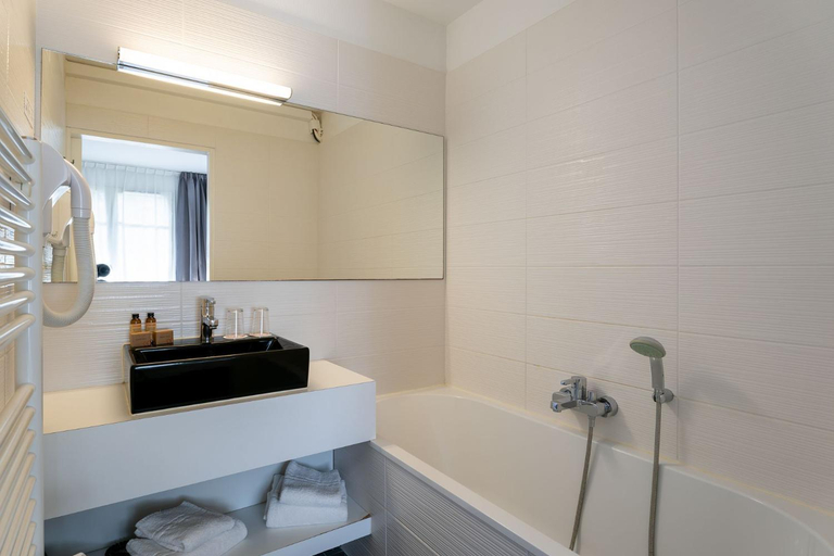 Bathroom 5, Hôtel Miléade Les Pléïades La Baule, Loire-Atlantique