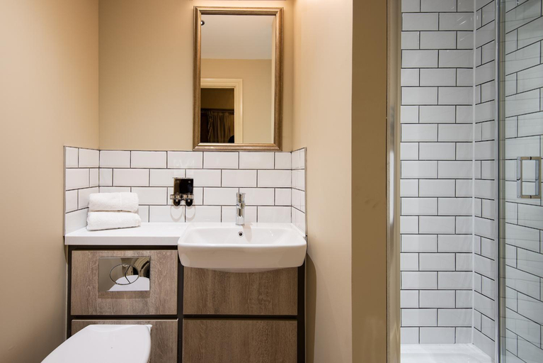 Bathroom, The Ambleside Inn - The Inn Collection Group, Cumbria