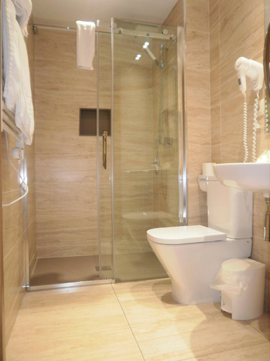 Bathroom 3, Hotel Victor, Lleida