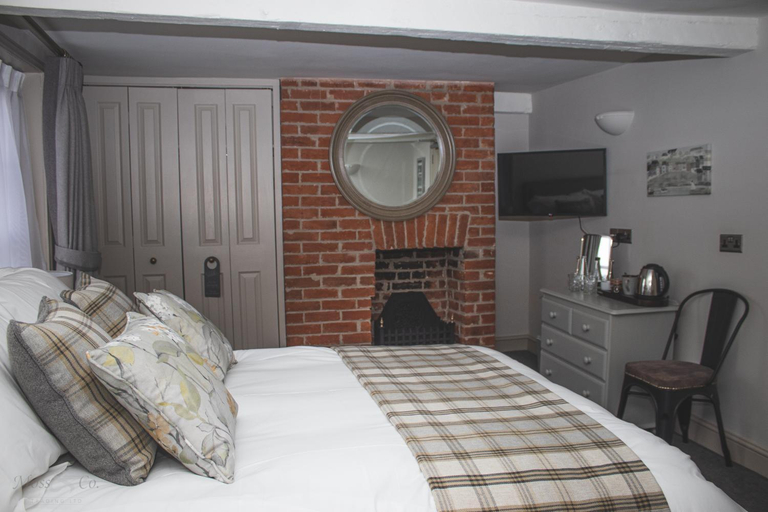 Others 5, The Angel Inn, Suffolk