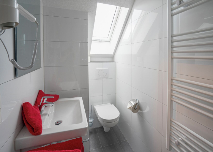Bathroom 5, Hotel Schwert, Ortenaukreis