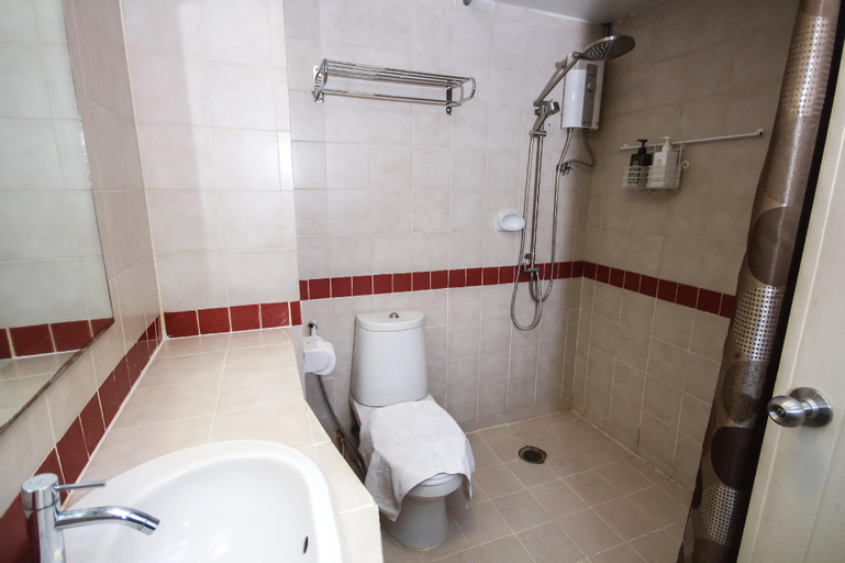 Bathroom 4