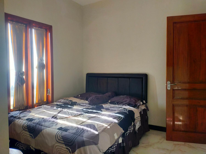 Bedroom 3, Bromo Seruni Guesthouse, Probolinggo