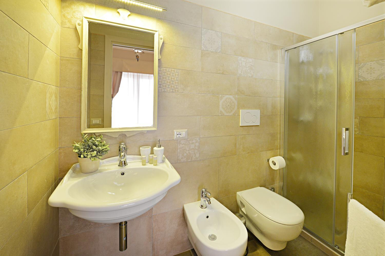 Bathroom 2, B&B A Casa di Nonna Giovanna, Taranto