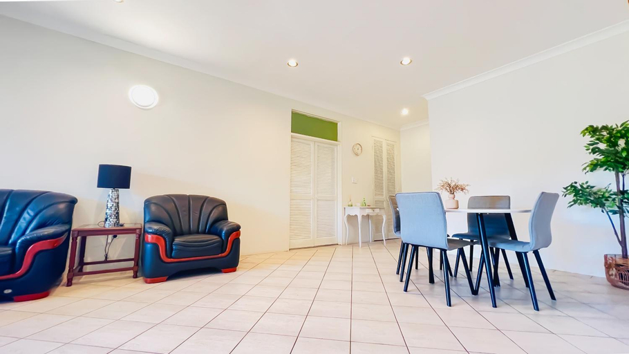 Others 5, Carlton 3 beds unit - free parking, Kogarah