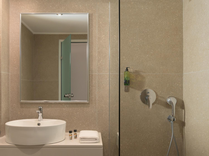 Bathroom 3, Irini Mare Hotel, Crete