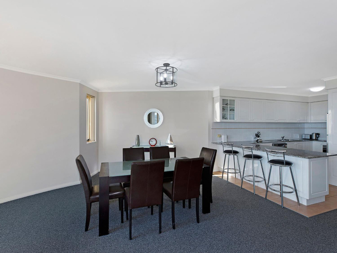 Dining Room 5, Eagle Wings 16, Wyong - South and West