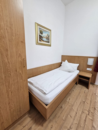 Bedroom 4, Hotel Schwert, Ortenaukreis