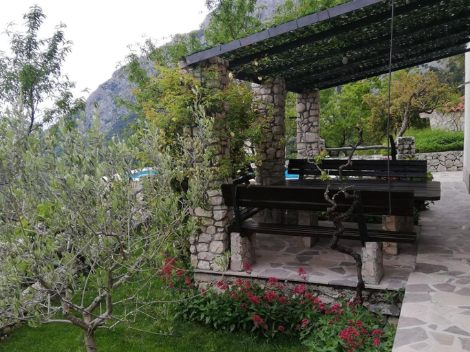 Others 4, Villa Beloved near Baska Voda, private pool, Baška Voda