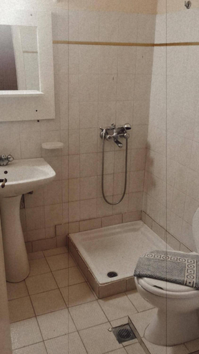 Bathroom, Jack's Apartments, South Aegean