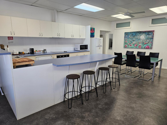 Food & Drinks 3, Aart Apartments, Port Lincoln