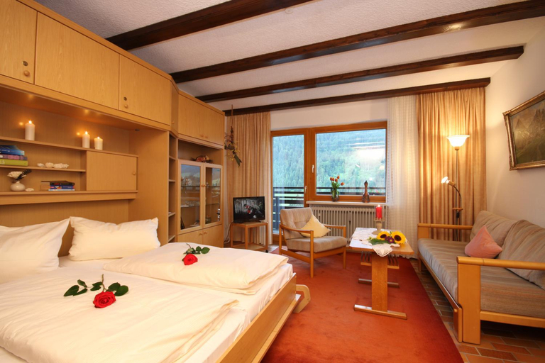 Bedroom 2, Sporthotel Walliser, Bregenz