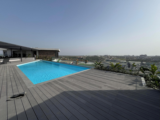 Sport & Beauty 4, Loxwood Abode, Accra