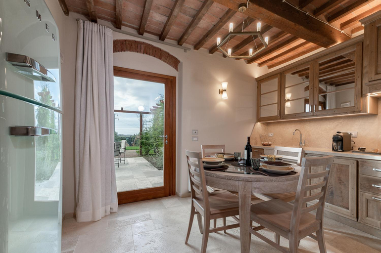 Others 3, Relais Lungagnola, Livorno