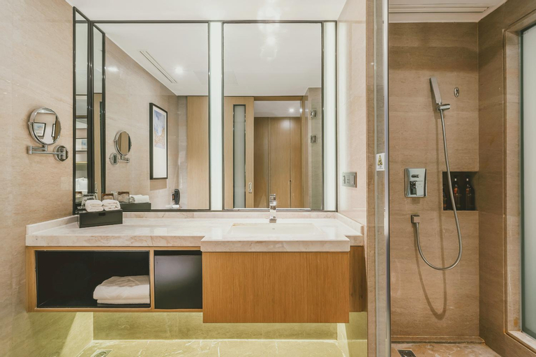 Bathroom 13