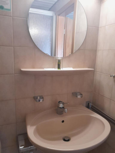 Bathroom 7