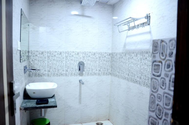 Bathroom 7