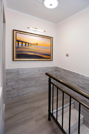 Others 4, Deluxe 2 Studios City Center, Burgas