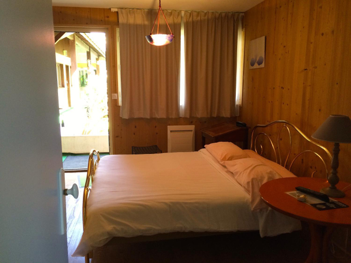 Bedroom 2, La Ferme de Thoudiere, Isère