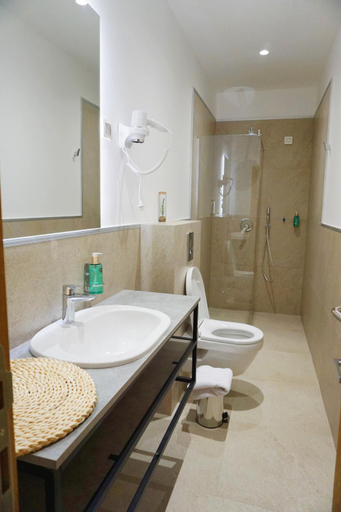Bathroom 4, Hotel Credo