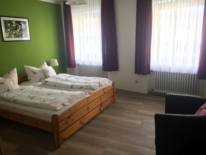Bedroom 4, Landgasthof Zum goldenen Lowen, Neustadt an der Waldnaab