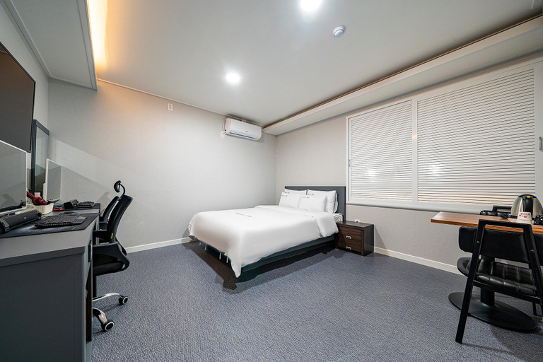Others 5, Paju Cheongwha Motel, Paju