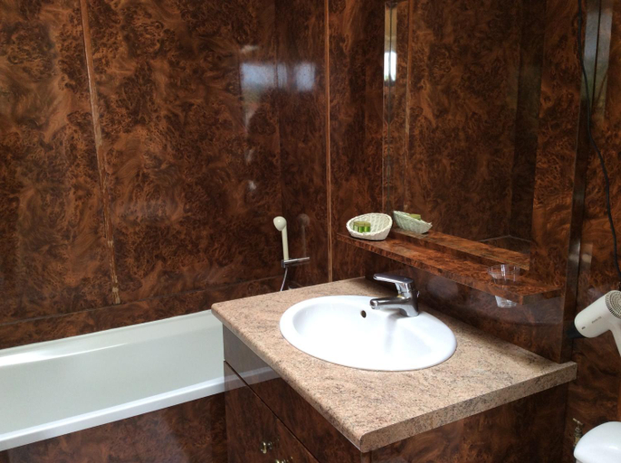 Bathroom 4, Logis Hotel & Restaurant - Le Chateau Des Tourelles 3 etoiles, Pas-de-Calais