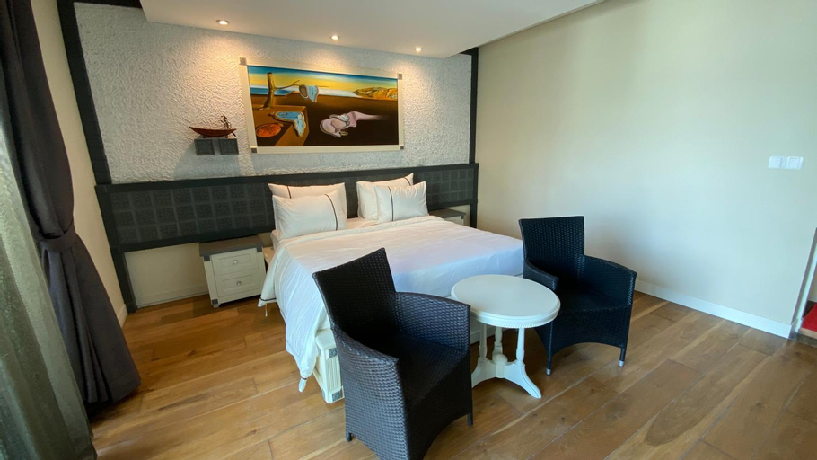 Dining Room 9
