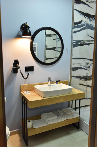 Bathroom 5, Kerthill Hotel, Maltepe