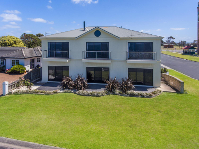 View 3, Clifftop Apartments Portland Vic, Glenelg - Portland