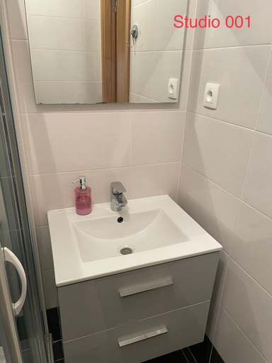 4, Studio a 300 m de la gare de Mantes-la-Jolie, Yvelines