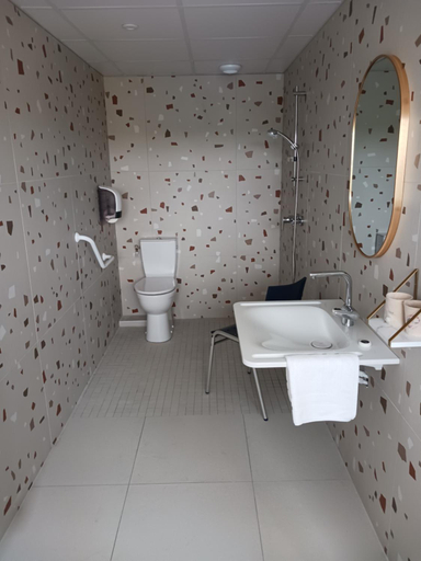 Bathroom 4, The Originals Access, Hôtel Millau Sud, Aveyron