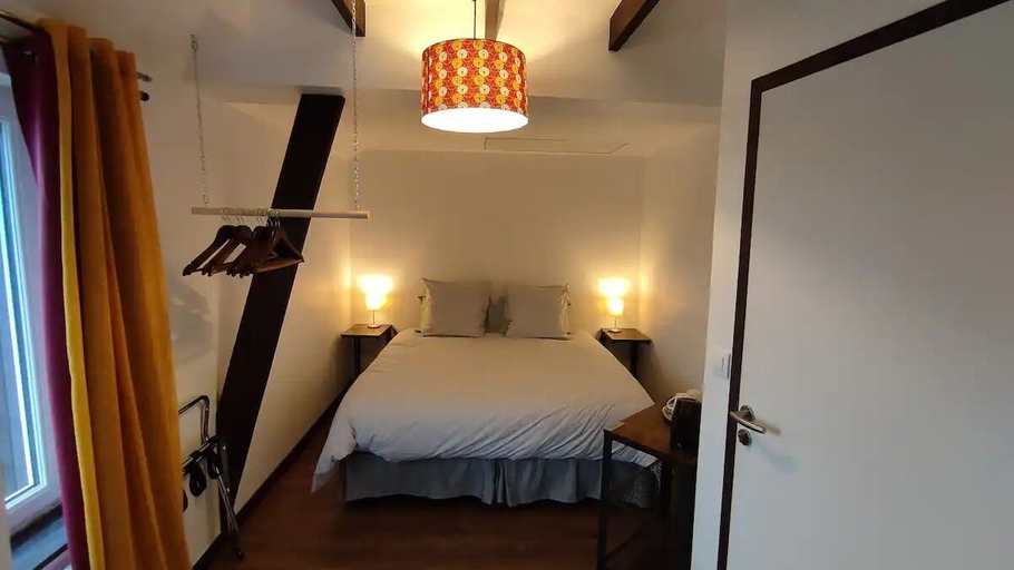 Bedroom 4, Le petit moulin rouge, Manche