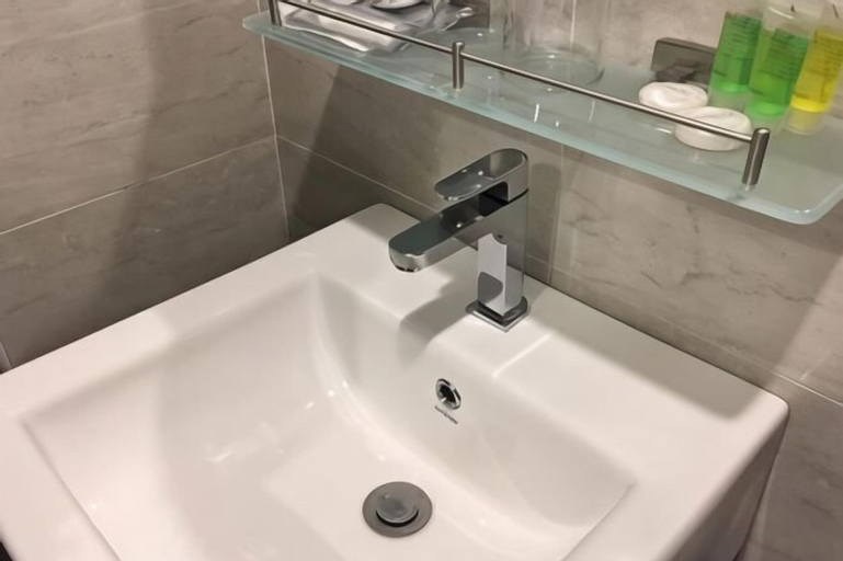 Bathroom 13