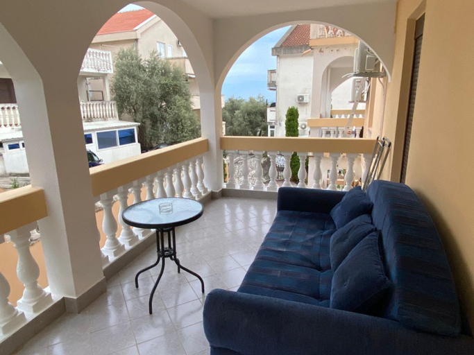 Others 2, Apartmani Lime