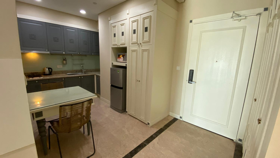 Dining Room 4