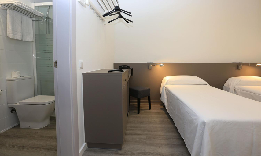 Others 2, Hotel Alguer Camp Nou, Barcelona
