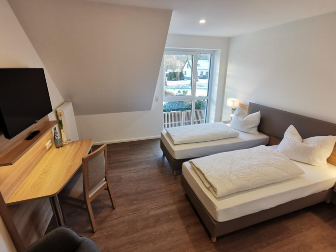 Bedroom 3, Hotel zur Erholung, Stade