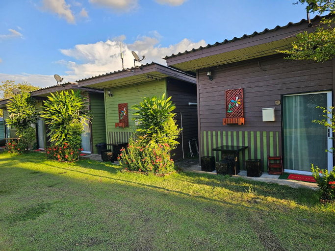 Exterior 9