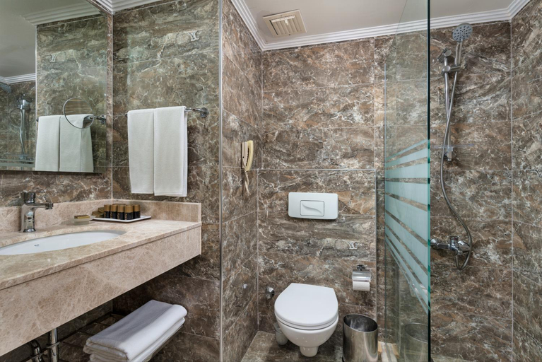 Bathroom 5, Oz Hotels Incekum Beach, Alanya