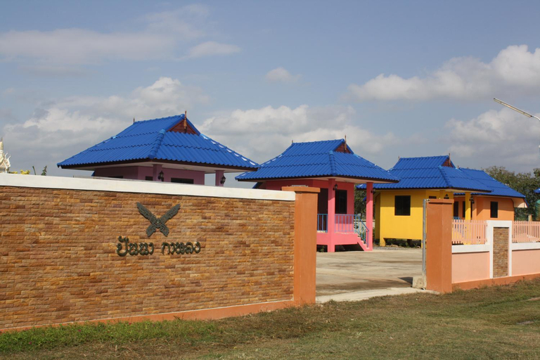 Exterior 9