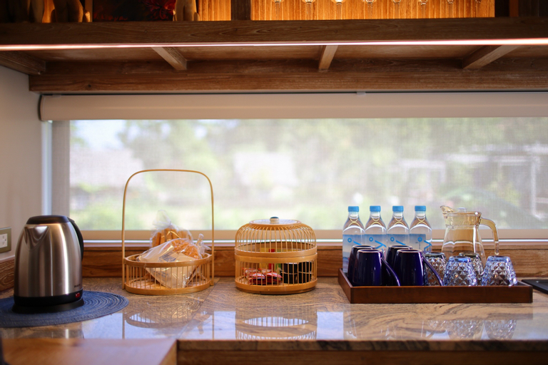 Food & Drinks
