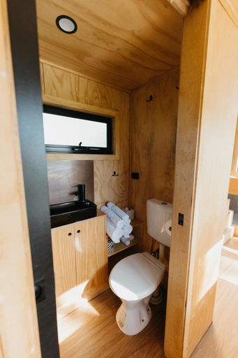 Bathroom 1, CABN Clare Valley, Clare and Gilbert Valleys