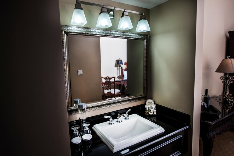 Bathroom 4, Old Stone Inn Boutique Hotel, Niagara