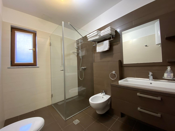Bathroom 3, Apartments Braje, Labin