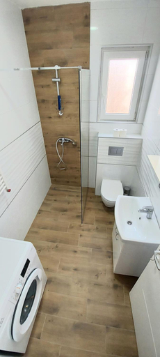 Shower, Magenta Zvezdara, Belgrade