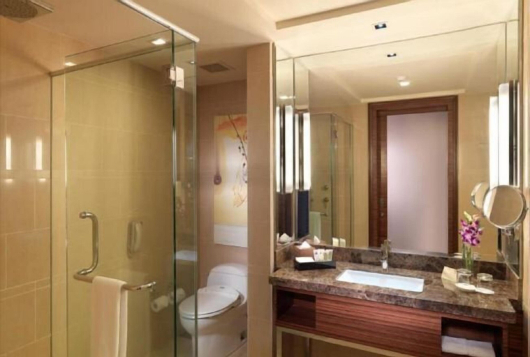 Bathroom 15